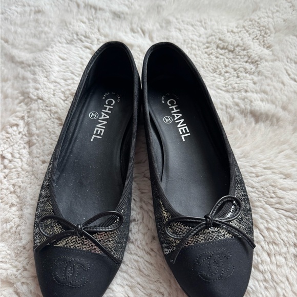 Authentic CHANEL Black and Silver Women's Flats - Picture 5 of 10